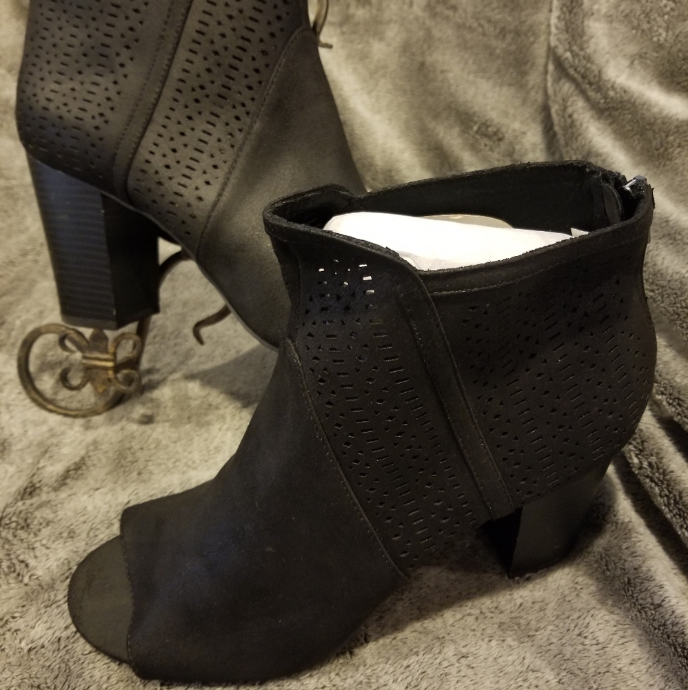 Black peep toe heel bootie